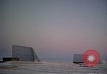 Standbild Suche radar Antennen Thule Air Force Base Grönland, 1962, aus Sekunde 37 historischem Filmmaterial Videoclip 65675039574