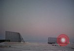 Standbild Suche radar Antennen Thule Air Force Base Grönland, 1962, aus Sekunde 42 historischem Filmmaterial Videoclip 65675039574