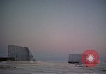Standbild Suche radar Antennen Thule Air Force Base Grönland, 1962, aus Sekunde 43 historischem Filmmaterial Videoclip 65675039574