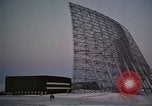 Standbild Suche radar Antennen Thule Air Force Base Grönland, 1962, aus Sekunde 50 historischem Filmmaterial Videoclip 65675039574
