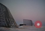 Standbild Suche radar Antennen Thule Air Force Base Grönland, 1962, aus Sekunde 61 historischem Filmmaterial Videoclip 65675039574
