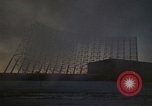 Standbild Suche radar Antennen Thule Air Force Base Grönland, 1962, aus Sekunde 58 historischem Filmmaterial Videoclip 65675039575