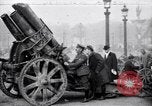 Image Première Guerre Mondiale allemand  l'équipement affiché à l'Hôtel des Invalides Paris France, 1918, de la seconde 1 séquences d'archives historiques vidéo 65675039626