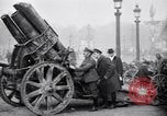 Image Première Guerre Mondiale allemand  l'équipement affiché à l'Hôtel des Invalides Paris France, 1918, de la seconde 3 séquences d'archives historiques vidéo 65675039626