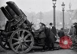 Image Première Guerre Mondiale allemand  l'équipement affiché à l'Hôtel des Invalides Paris France, 1918, de la seconde 6 séquences d'archives historiques vidéo 65675039626