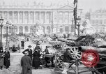 Image Première Guerre Mondiale allemand  l'équipement affiché à l'Hôtel des Invalides Paris France, 1918, de la seconde 11 séquences d'archives historiques vidéo 65675039626