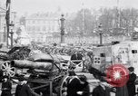 Image Première Guerre Mondiale allemand  l'équipement affiché à l'Hôtel des Invalides Paris France, 1918, de la seconde 22 séquences d'archives historiques vidéo 65675039626