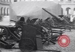 Image Première Guerre Mondiale équipement allemands capturés Paris France, 1918, de la seconde 12 séquences d'archives historiques vidéo 65675039628