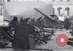 Image Première Guerre Mondiale équipement allemands capturés Paris France, 1918, de la seconde 14 séquences d'archives historiques vidéo 65675039628
