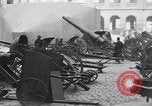 Image Première Guerre Mondiale équipement allemands capturés Paris France, 1918, de la seconde 15 séquences d'archives historiques vidéo 65675039628