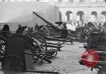 Image Première Guerre Mondiale équipement allemands capturés Paris France, 1918, de la seconde 17 séquences d'archives historiques vidéo 65675039628