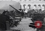 Image Première Guerre Mondiale équipement allemands capturés Paris France, 1918, de la seconde 19 séquences d'archives historiques vidéo 65675039628