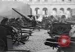 Image Première Guerre Mondiale équipement allemands capturés Paris France, 1918, de la seconde 20 séquences d'archives historiques vidéo 65675039628