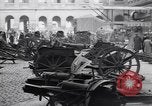 Image Première Guerre Mondiale équipement allemands capturés Paris France, 1918, de la seconde 27 séquences d'archives historiques vidéo 65675039628