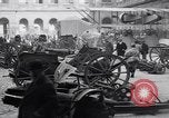 Image Première Guerre Mondiale équipement allemands capturés Paris France, 1918, de la seconde 30 séquences d'archives historiques vidéo 65675039628