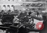 Image Première Guerre Mondiale équipement allemands capturés Paris France, 1918, de la seconde 31 séquences d'archives historiques vidéo 65675039628