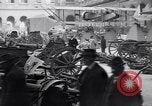 Image Première Guerre Mondiale équipement allemands capturés Paris France, 1918, de la seconde 33 séquences d'archives historiques vidéo 65675039628