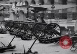 Image Première Guerre Mondiale équipement allemands capturés Paris France, 1918, de la seconde 42 séquences d'archives historiques vidéo 65675039628