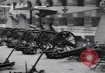 Image Première Guerre Mondiale équipement allemands capturés Paris France, 1918, de la seconde 43 séquences d'archives historiques vidéo 65675039628