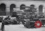 Image Première Guerre Mondiale équipement allemands capturés Paris France, 1918, de la seconde 48 séquences d'archives historiques vidéo 65675039628