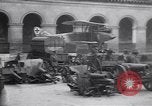 Image Première Guerre Mondiale équipement allemands capturés Paris France, 1918, de la seconde 49 séquences d'archives historiques vidéo 65675039628