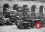 Image Première Guerre Mondiale équipement allemands capturés Paris France, 1918, de la seconde 50 séquences d'archives historiques vidéo 65675039628