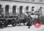 Image Première Guerre Mondiale équipement allemands capturés Paris France, 1918, de la seconde 56 séquences d'archives historiques vidéo 65675039628