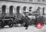 Image Première Guerre Mondiale équipement allemands capturés Paris France, 1918, de la seconde 57 séquences d'archives historiques vidéo 65675039628