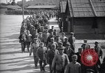 Immagine di Prigionieri di guerra tedeschi Etaples Francia, 1918, secondo 19 filmato di repertorio 65675039637