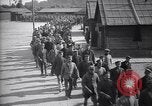 Immagine di Prigionieri di guerra tedeschi Etaples Francia, 1918, secondo 29 filmato di repertorio 65675039637