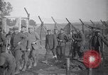Immagine di Prigionieri di guerra tedeschi Francia, 1918, secondo 30 filmato di repertorio 65675039638