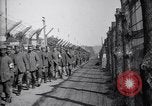 Image des prisonniers de guerre allemands France, 1918, de la seconde 11 séquences d'archives historiques vidéo 65675039640
