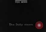 Immagine di Dolly sorelle Londra Inghilterra Regno Unito, 1920, secondo 6 filmato di repertorio 65675039646