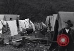 Standbild markante Bergwerk Arbeitnehmer Williamson West Virginia USA, 1920, aus Sekunde 14 historischem Filmmaterial Videoclip 65675039648