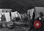 Standbild markante Bergwerk Arbeitnehmer Williamson West Virginia USA, 1920, aus Sekunde 15 historischem Filmmaterial Videoclip 65675039648