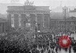 Standbild Deutsche Proteste der Versailler Vertrag Berlin Deutschland, 1919, aus Sekunde 1 historischem Filmmaterial Videoclip 65675039653