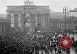 Standbild Deutsche Proteste der Versailler Vertrag Berlin Deutschland, 1919, aus Sekunde 3 historischem Filmmaterial Videoclip 65675039653