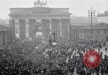 Standbild Deutsche Proteste der Versailler Vertrag Berlin Deutschland, 1919, aus Sekunde 7 historischem Filmmaterial Videoclip 65675039653