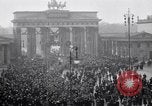 Standbild Deutsche Proteste der Versailler Vertrag Berlin Deutschland, 1919, aus Sekunde 8 historischem Filmmaterial Videoclip 65675039653