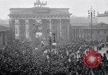 Standbild Deutsche Proteste der Versailler Vertrag Berlin Deutschland, 1919, aus Sekunde 9 historischem Filmmaterial Videoclip 65675039653
