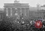 Standbild Deutsche Proteste der Versailler Vertrag Berlin Deutschland, 1919, aus Sekunde 14 historischem Filmmaterial Videoclip 65675039653