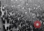 Standbild Deutsche Proteste der Versailler Vertrag Berlin Deutschland, 1919, aus Sekunde 27 historischem Filmmaterial Videoclip 65675039653