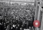 Standbild Deutsche Proteste der Versailler Vertrag Berlin Deutschland, 1919, aus Sekunde 34 historischem Filmmaterial Videoclip 65675039653