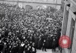 Standbild Deutsche Proteste der Versailler Vertrag Berlin Deutschland, 1919, aus Sekunde 39 historischem Filmmaterial Videoclip 65675039653