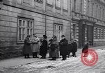 Immagine di Ufficiali Americani Praga Cecoslovacchia, 1919, secondo 9 filmato di repertorio 65675039654