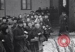 Standbild Menschen von Prag Prag Tschechoslowakei, 1919, aus Sekunde 8 historischem Filmmaterial Videoclip 65675039655