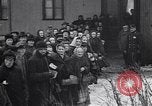 Standbild Menschen von Prag Prag Tschechoslowakei, 1919, aus Sekunde 11 historischem Filmmaterial Videoclip 65675039655