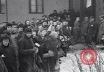 Standbild Menschen von Prag Prag Tschechoslowakei, 1919, aus Sekunde 16 historischem Filmmaterial Videoclip 65675039655