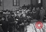 Standbild Menschen von Prag Prag Tschechoslowakei, 1919, aus Sekunde 19 historischem Filmmaterial Videoclip 65675039655