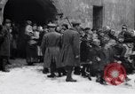 Standbild Menschen von Prag Prag Tschechoslowakei, 1919, aus Sekunde 24 historischem Filmmaterial Videoclip 65675039655